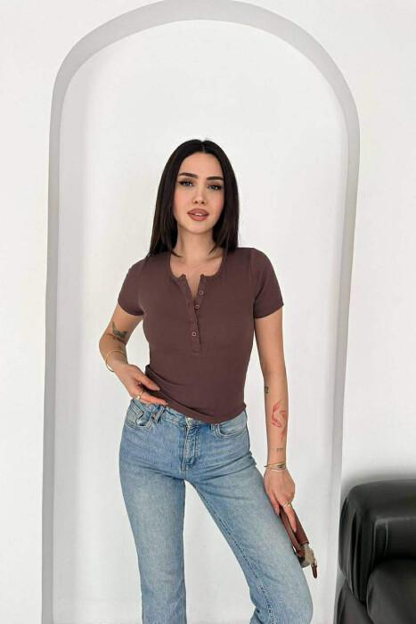 SIMPLE BUTTONS WOMAN T-SHIRT BROWN/KAFE 