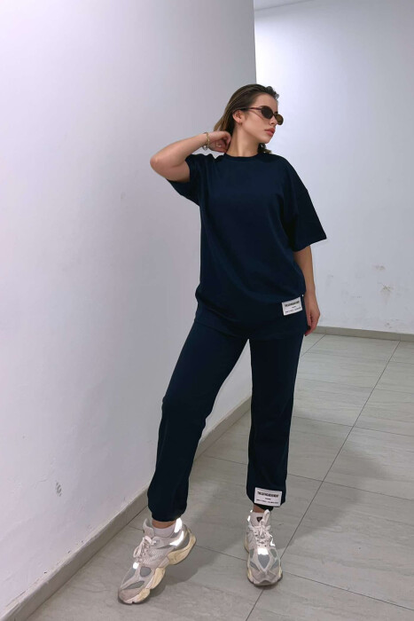 SET I THJESHTË PËR FEMRA NË NGJYRËN BLU E ERRËT 
