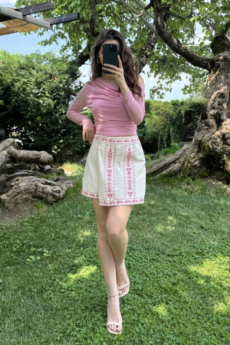 SIMPLE DESGNED ZIPPERED WOMEN SKORT CREAM/KREM - KLAUDIO FASHION