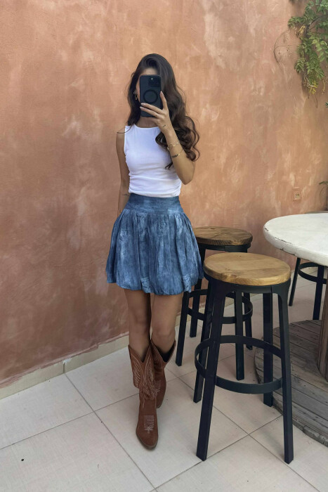 FUNDPANTALLONË ME DIZANJE TË THJESHTA PËR FEMRA NË NGJYRËN BLU TË ZBARDHUR - KLAUDIO FASHION