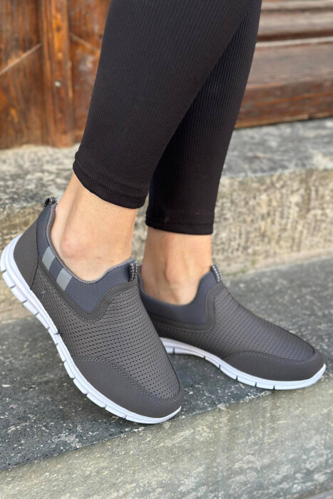 SIMPLE EVERYDAY WOMAN SHOES GREY/GRI - KLAUDIO FASHION