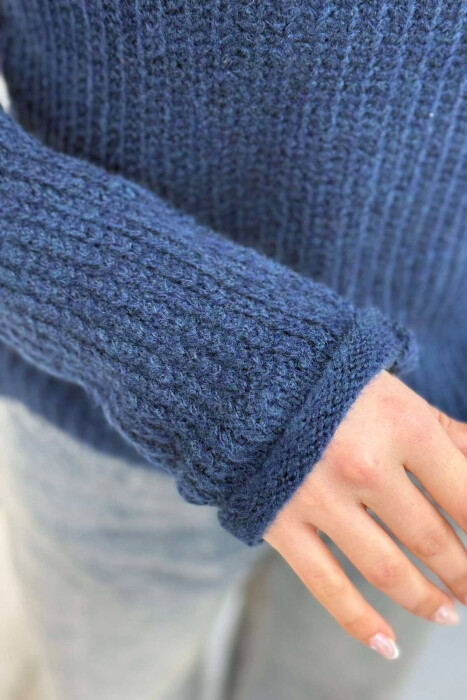 SIMPLE KNITTED WOMEN SWEATER DARK BLUE/BEE - 3