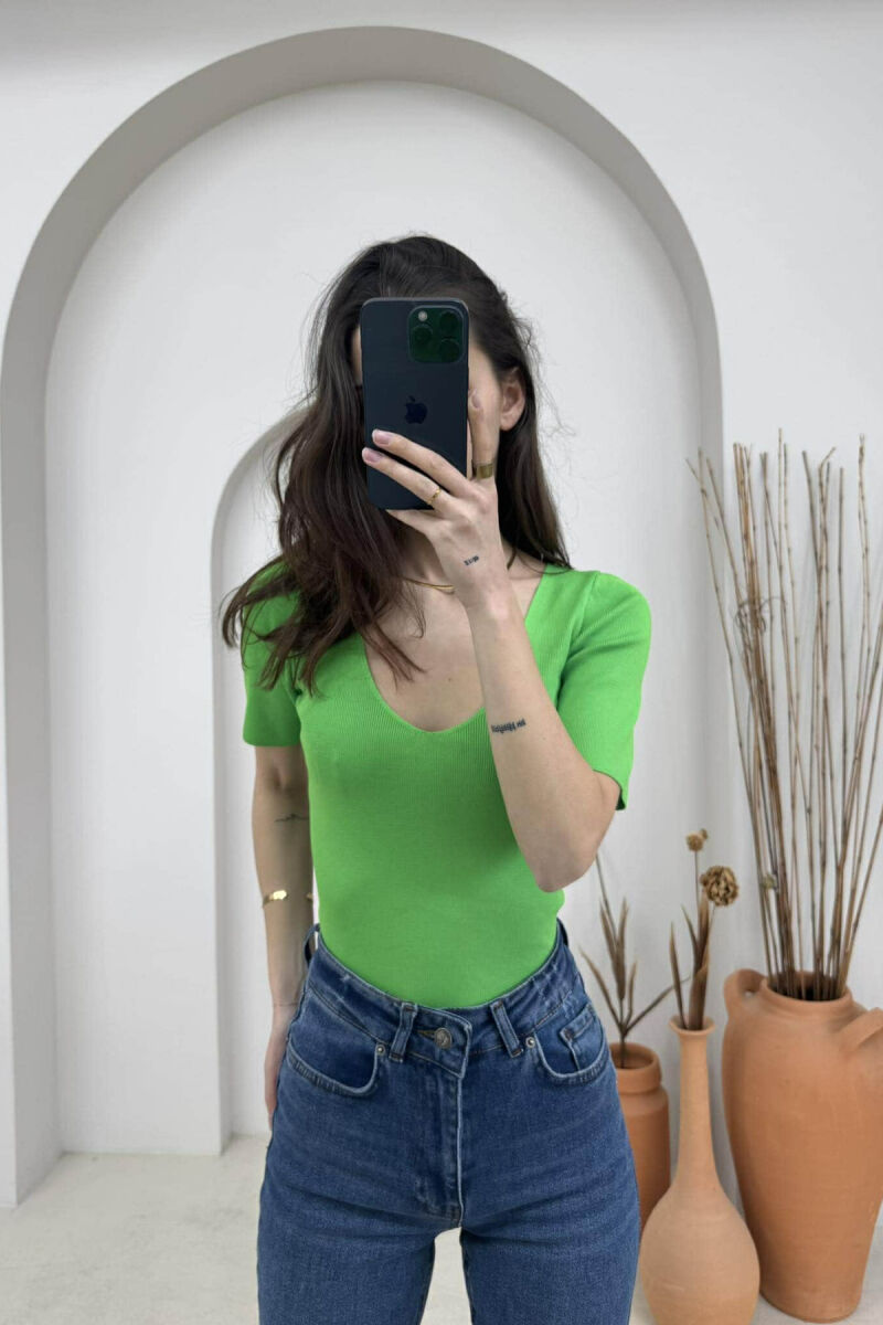 SIMPLE ONE COLOR WOMEN T-SHIRT LIGHT GREEN/JEZB - 2