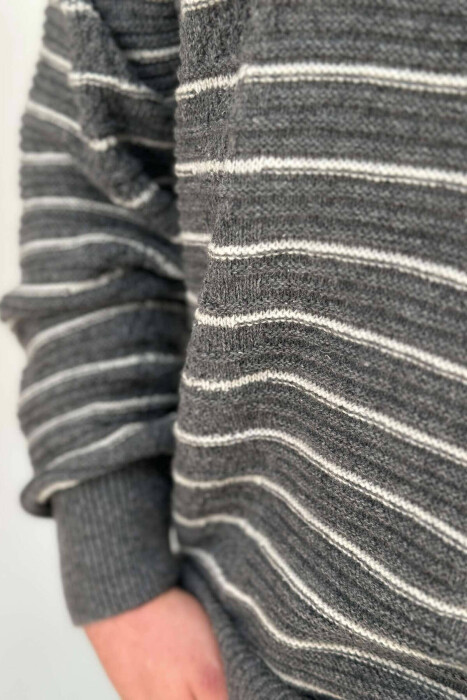 SIMPLE STRIPED MEN SWEATER IN DARK GREY COLOR - 3