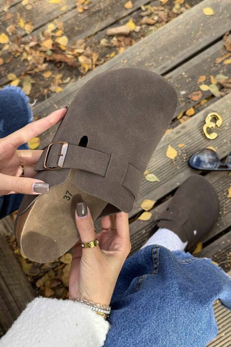 SIMPLE SUEDE WOMEN UGG DARK BROWN/KAE - 3