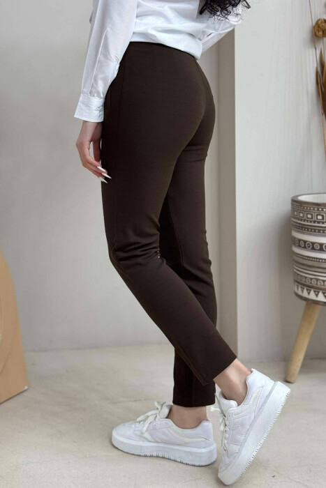 SIMPLE WOMEN TROUSERS IN BROWN COLOR - 5