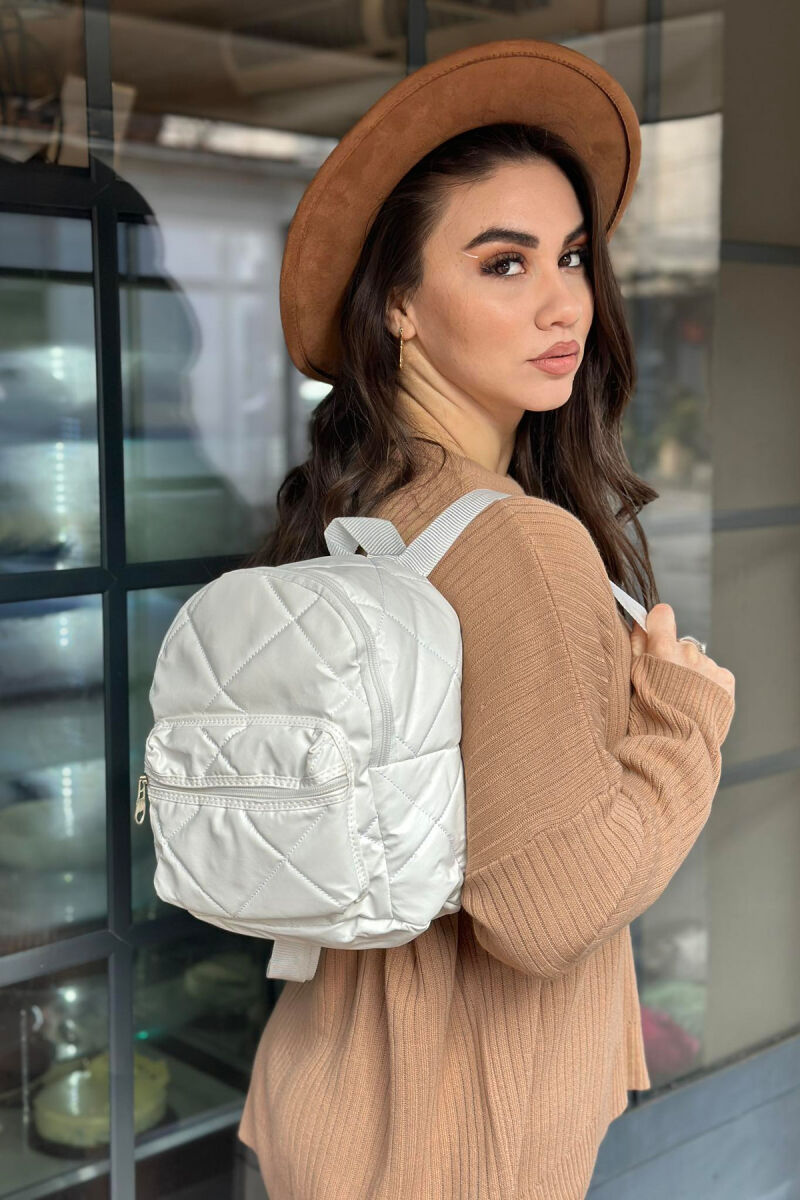 SIMPLE ZIPPER SMALL WOMAN BACKPACK WHITE-E BARDHE - 1