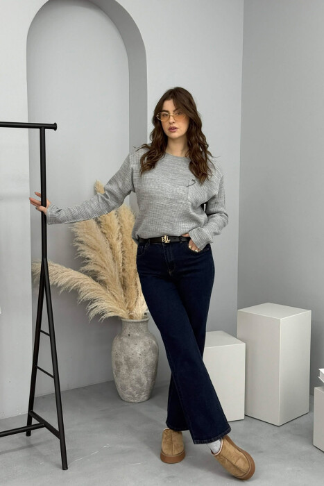 TRIKO ME MËNGË TË GJATA DHE ME DETAJIN E NJË XHEPI PËR FEMRA NË NGJYRËN GRI - KLAUDIO FASHION