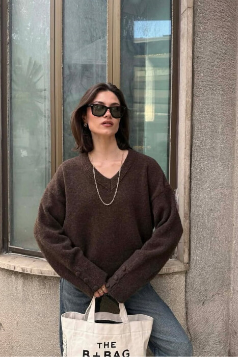 SLEEVE BUTTONS V NECK WOMEN SWEATER DARK BROWN/KAE 