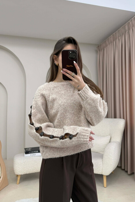 SLEEVE STONE DETAIL SHORT WOMAN SWEATER BEIGE/BEZHE - KLAUDIO FASHION
