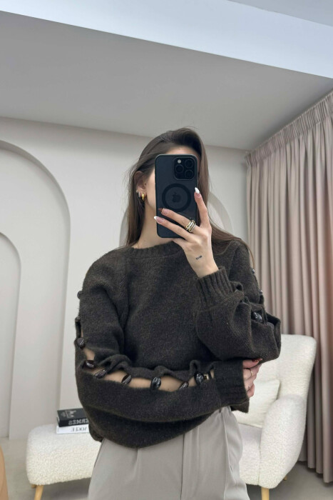 SLEEVE STONE DETAIL SHORT WOMAN SWEATER DARK BROWN/KAE 
