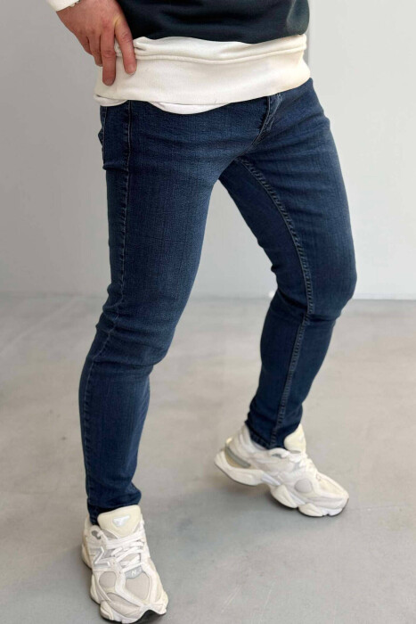 SLIM FIT SIMPLE MEN JEANS IN BLUE COLOR 