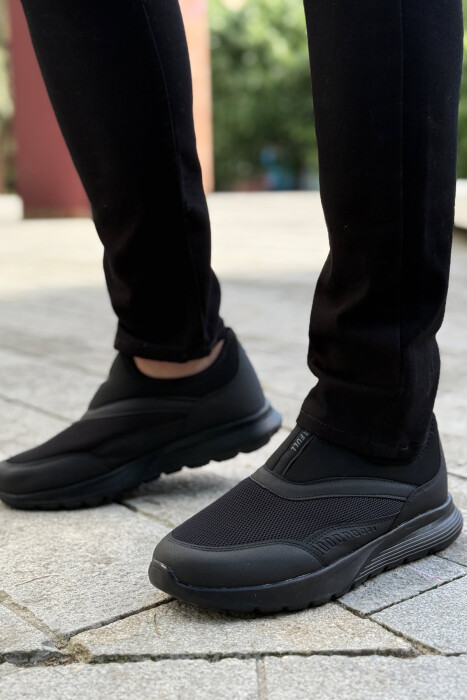 SLIP ON EVERYDAY SIMPLE MEN SNEAKERS BLACK/ E ZEZE 