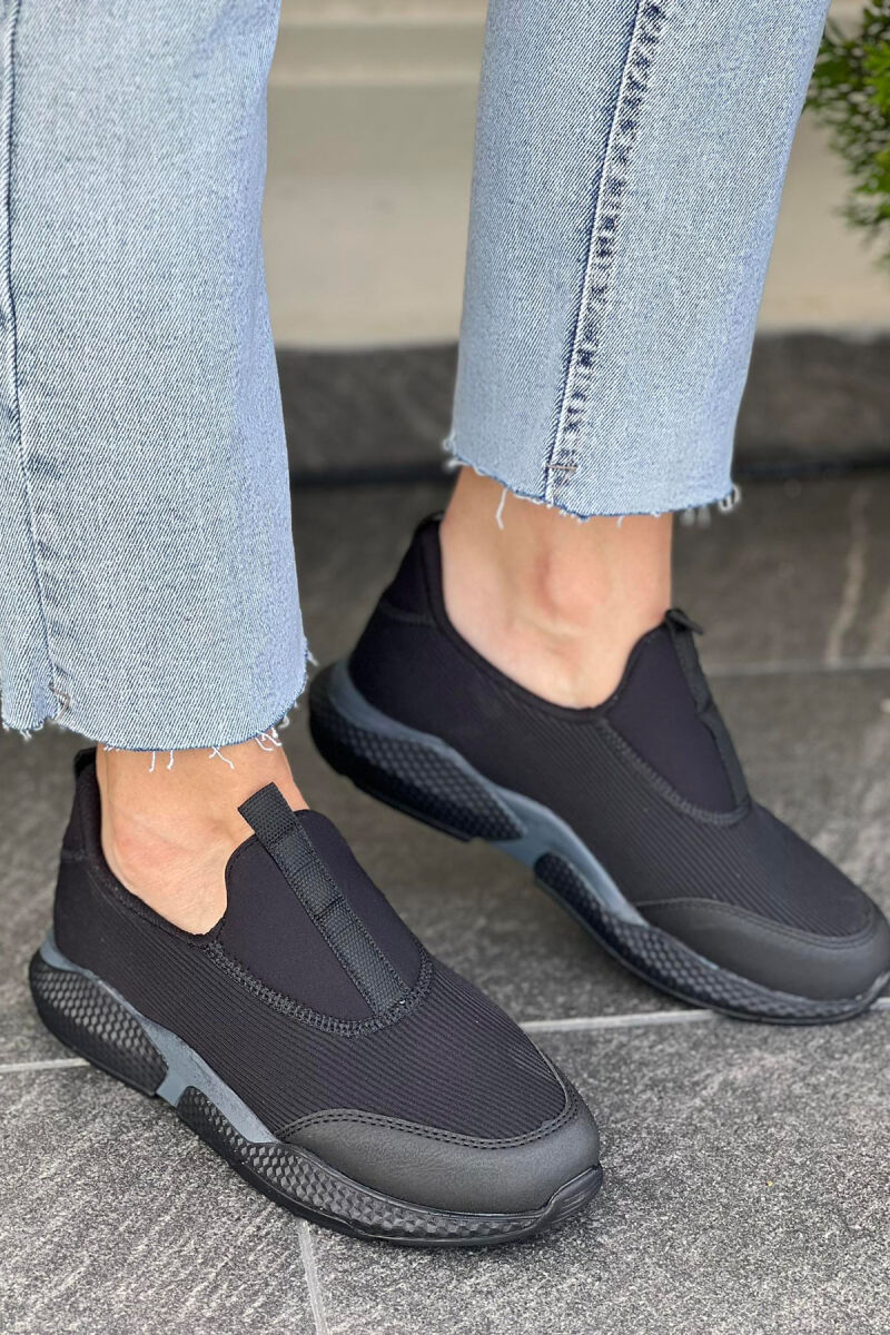 SLIP ON WOMEN SNEAKERS BLACK-GREY/ZEGR - 1