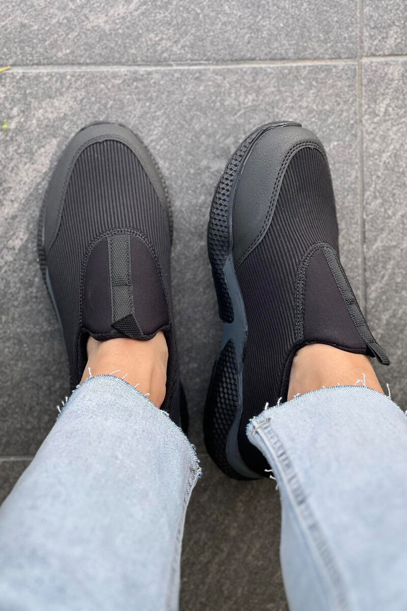 SLIP ON WOMEN SNEAKERS BLACK-GREY/ZEGR - 2