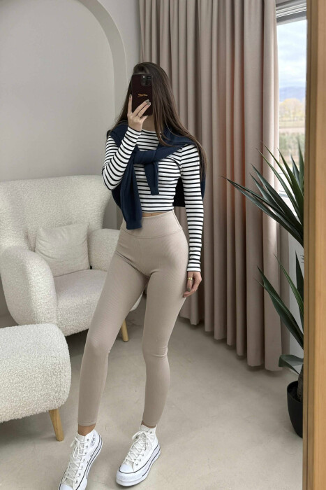 STRECE TË THJESHTA PËR FEMRA NË NGJYRËN BEZHË - KLAUDIO FASHION