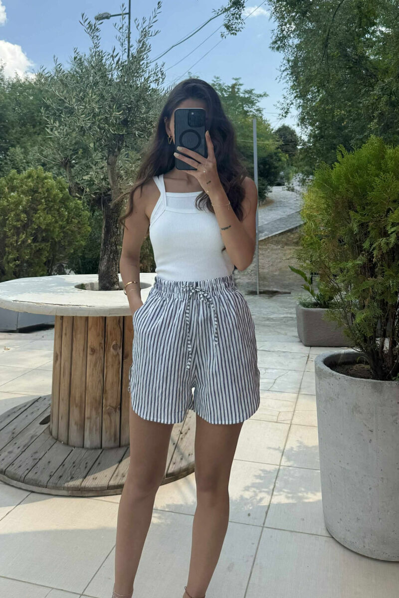 STRIPE DESIGN ELASTIC WAIST WOMEN SHORTS BLACK/ E ZEZE - 1