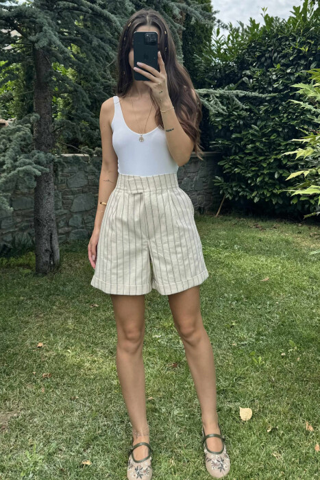 STRIPE DESIGN SIMPLE WOMEN SHORTS CREAM/KREM - KLAUDIO FASHION