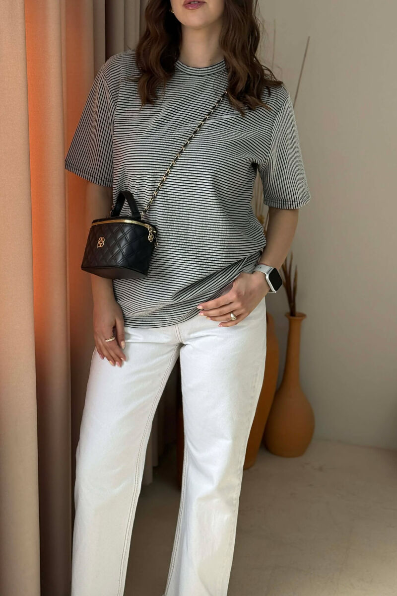 STRIPE DESIGN WOMAN T- SHIRT + 6 PAIR SOCKS BLACK-WHITE/ZB - 3