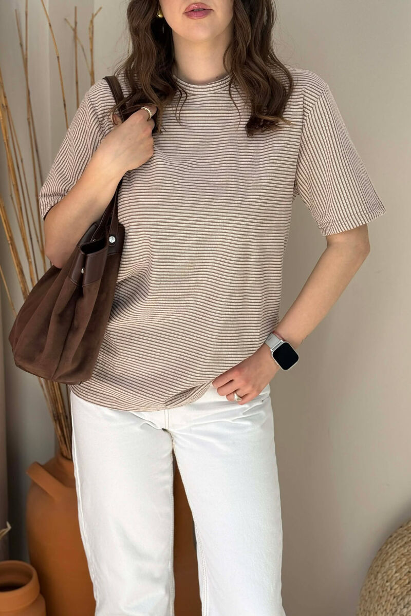 STRIPE DESIGN WOMAN T- SHIRT + 6 PAIR SOCKS BROWN/KAFE - 2