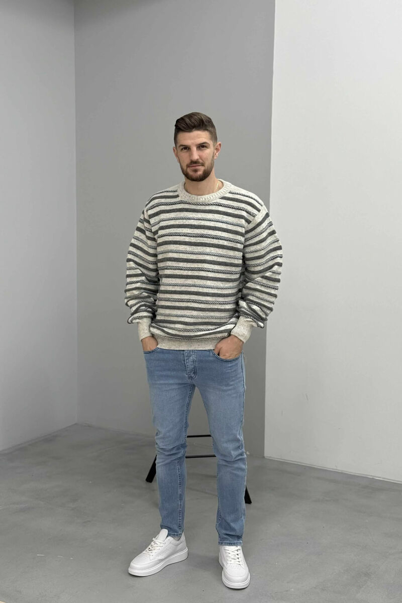 STRIPE KNITTED ROUND NECK MEN SWEATER LIGHT GREY/GZ - 1