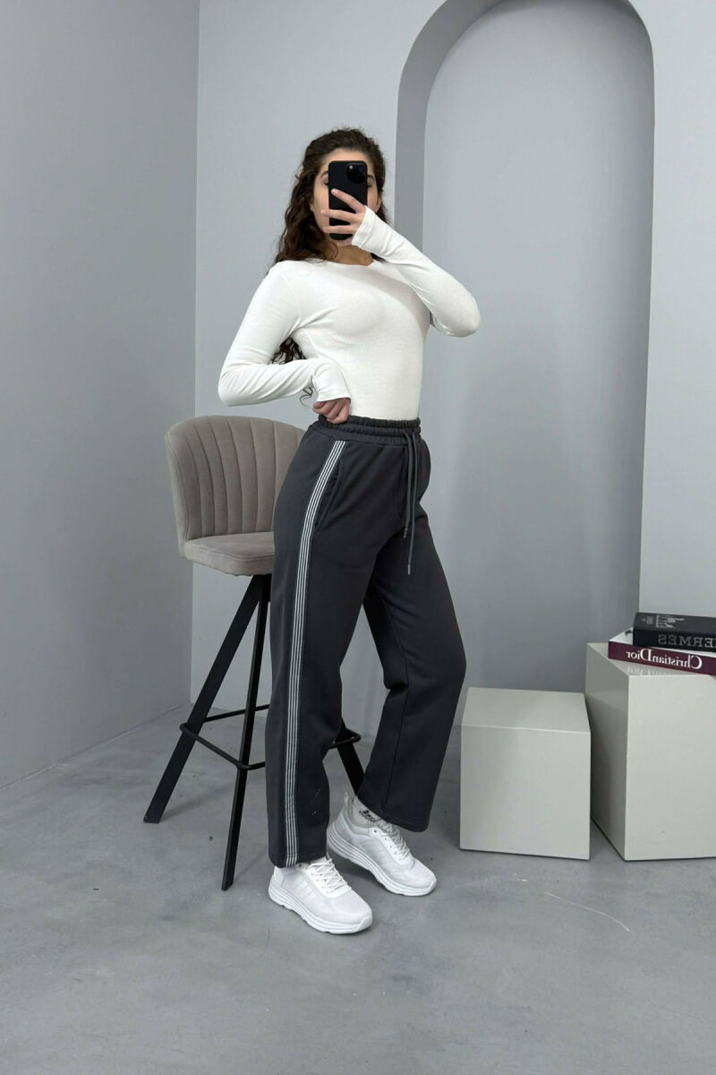 STRIPED ONE COLOR FLUFFY WOMEN SWEATPANTS DARK GREY/GEE - 2