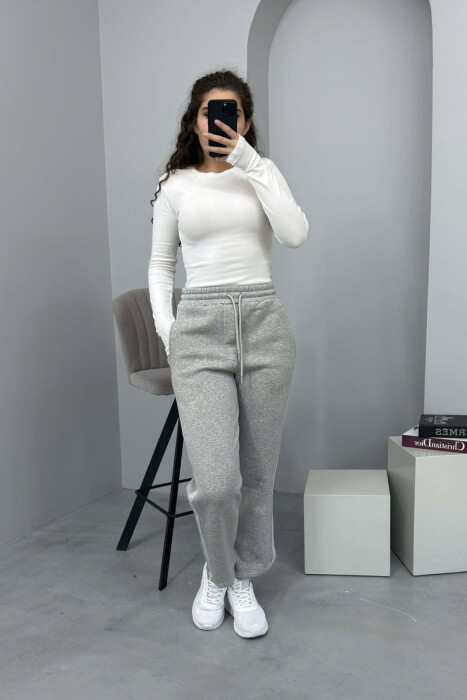 TUTA NJË NGJYRËSHE ME PUSH DHE VIJA PËR FEMRA NË NGJYRË GRI TË ZBARDHUR - KLAUDIO FASHION