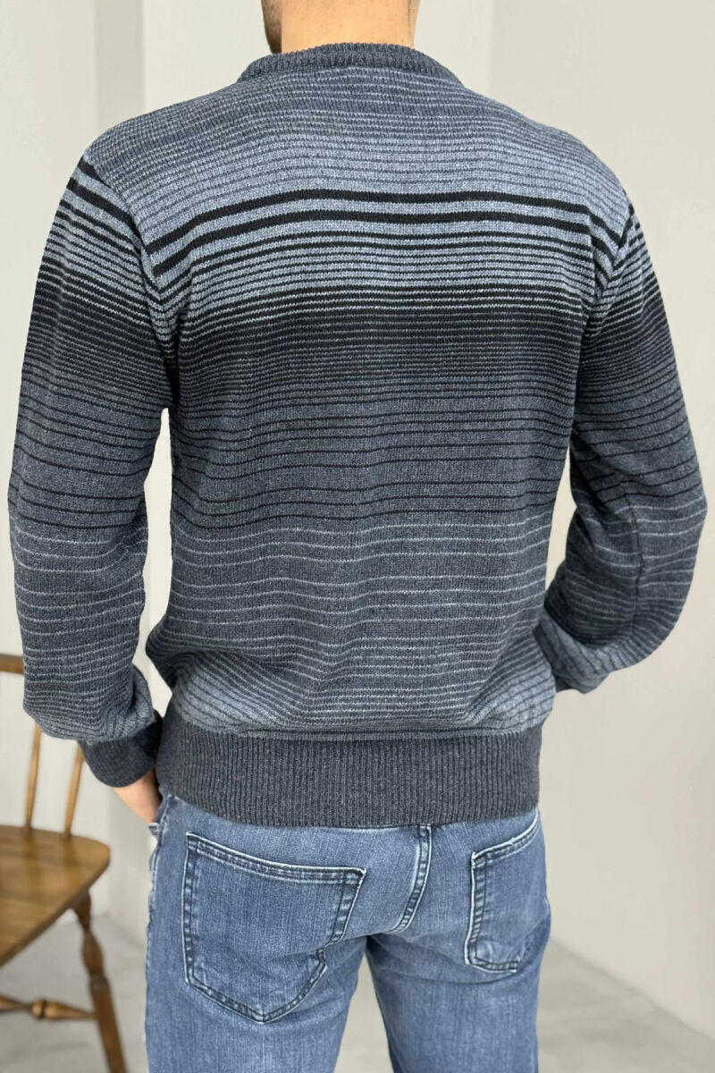 STRIPES DESIGN ROUND NECK KNITTED MEN SWEATER LIGHTBLUE/BZ - 4