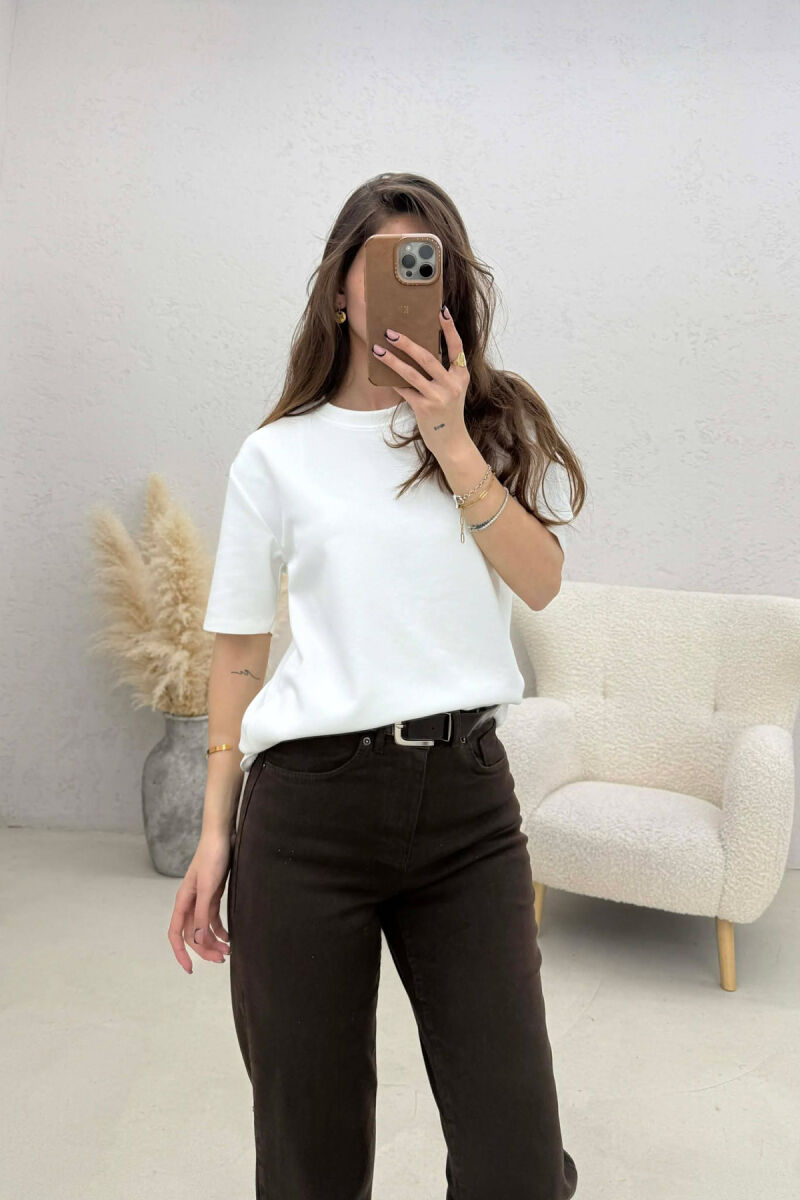 T-SHIRT I THJESHTE PER FEMRA NE NGJYRE TE BARDHE - 1