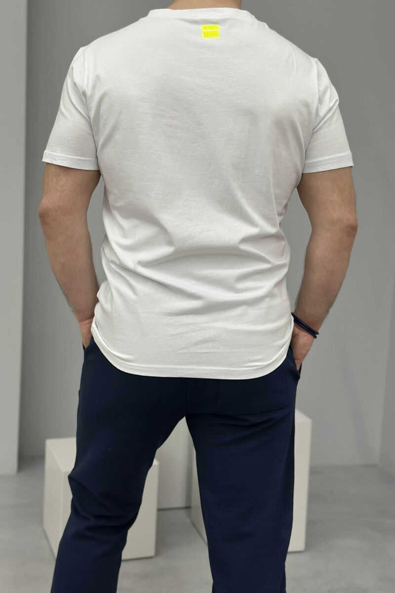 T-SHIRT I THJESHTË ME DETAJIN E XHEPIT PËR MESHKUJ NË NGJYRËN E BARDHË - 2