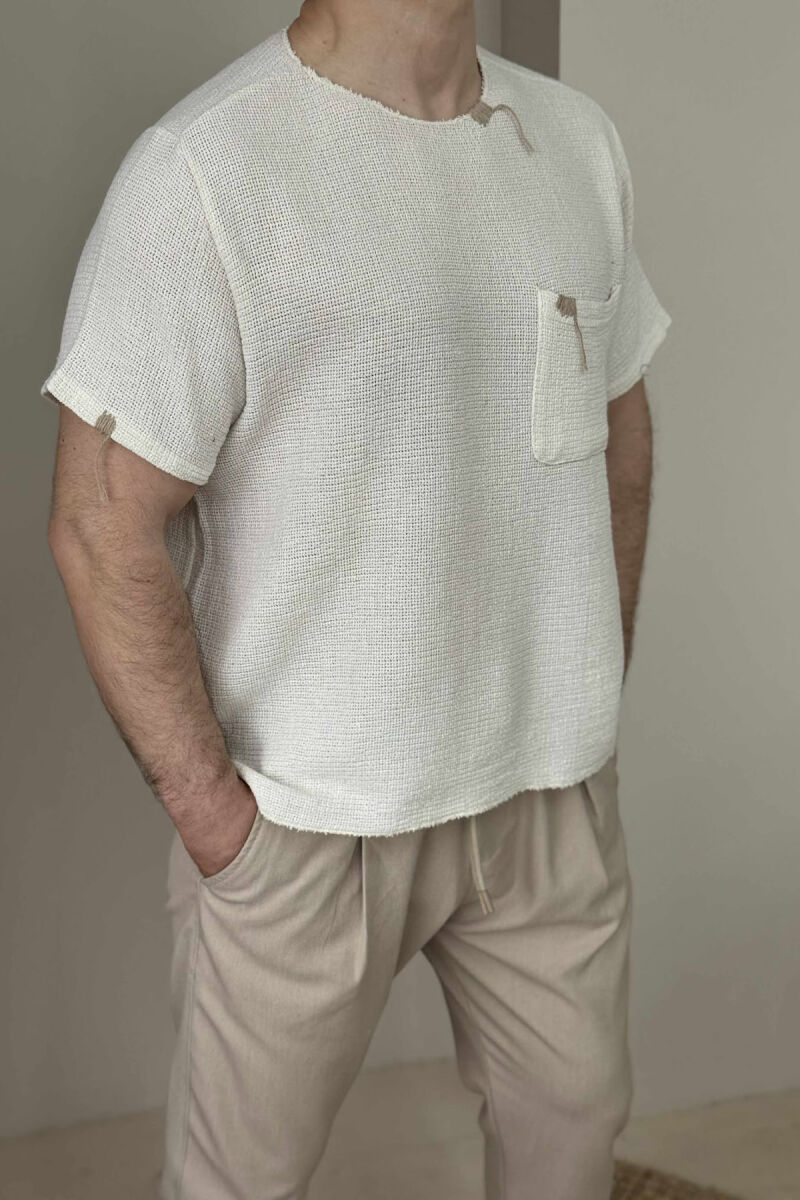 T-SHIRT I THJESHTË ME DETAJIN E XHEPIT PËR MESHKUJ NË NGJYRËN E BARDHË - 3