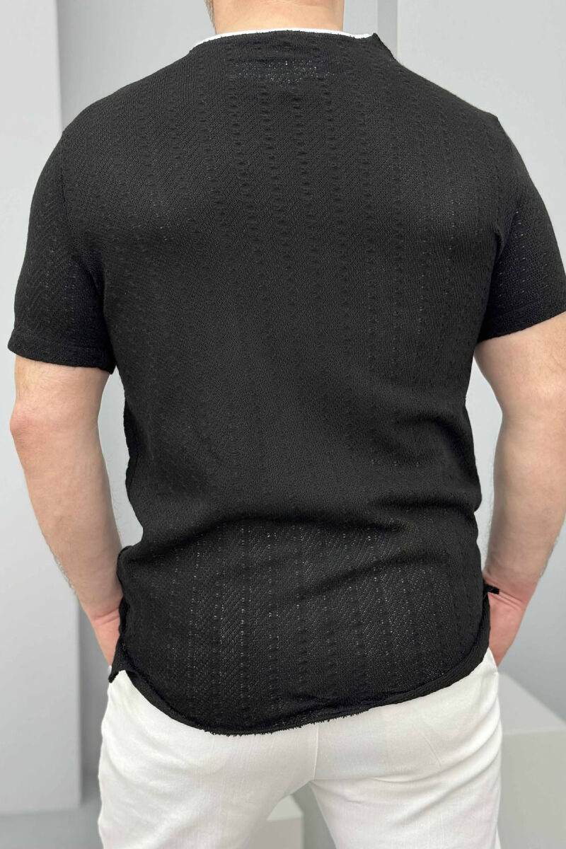 T-SHIRT I THJESHTË ME DETAJIN E XHEPIT PËR MESHKUJ NË NGJYRËN E ZEZË - 2