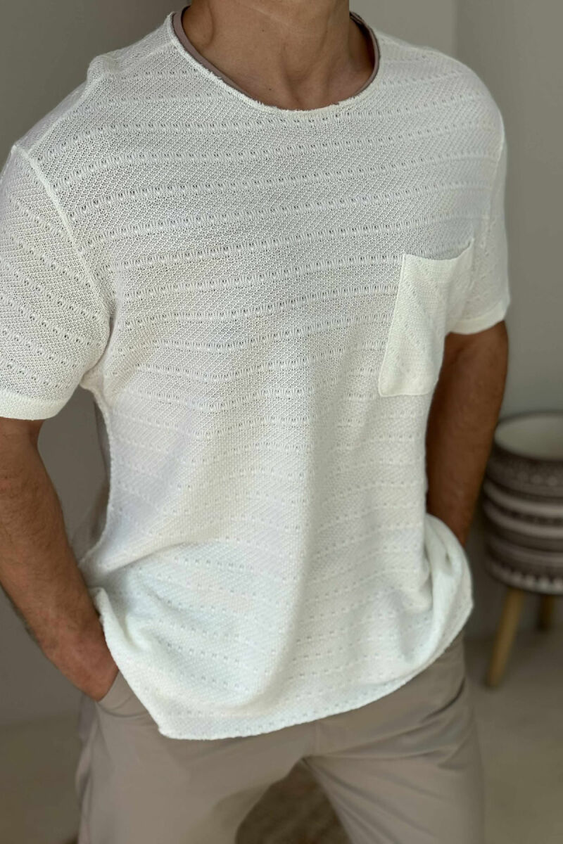 T-SHIRT I THJESHTË ME DETAJIN E XHEPIT PËR MESHKUJ NË NGJYRËN KREM - 2