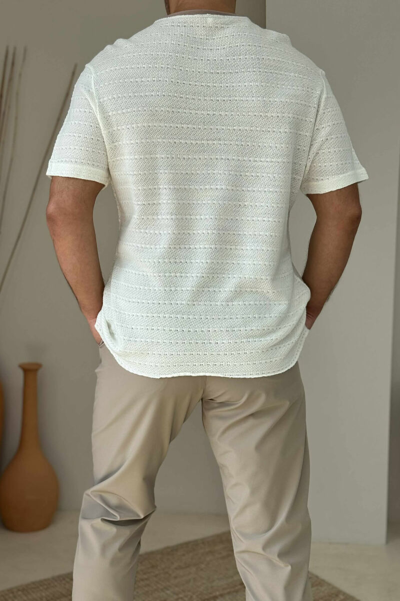 T-SHIRT I THJESHTË ME DETAJIN E XHEPIT PËR MESHKUJ NË NGJYRËN KREM - 3