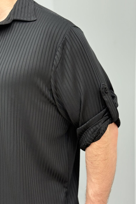 T-SHIRT I THJESHTË ME JAKË ME KOPSA PËR MESHKUJ NË NGJYRËN E ZEZË - 3