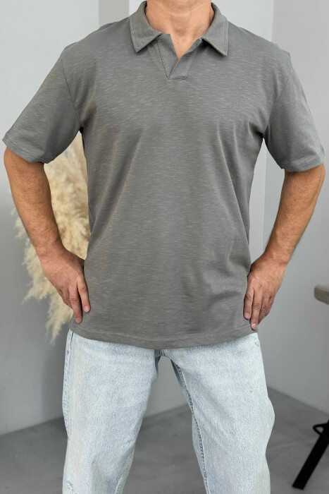 T-SHIRT I THJESHTË ME JAKË POLO PËR MESHKUJ NË NGJYRËN GRI - 2