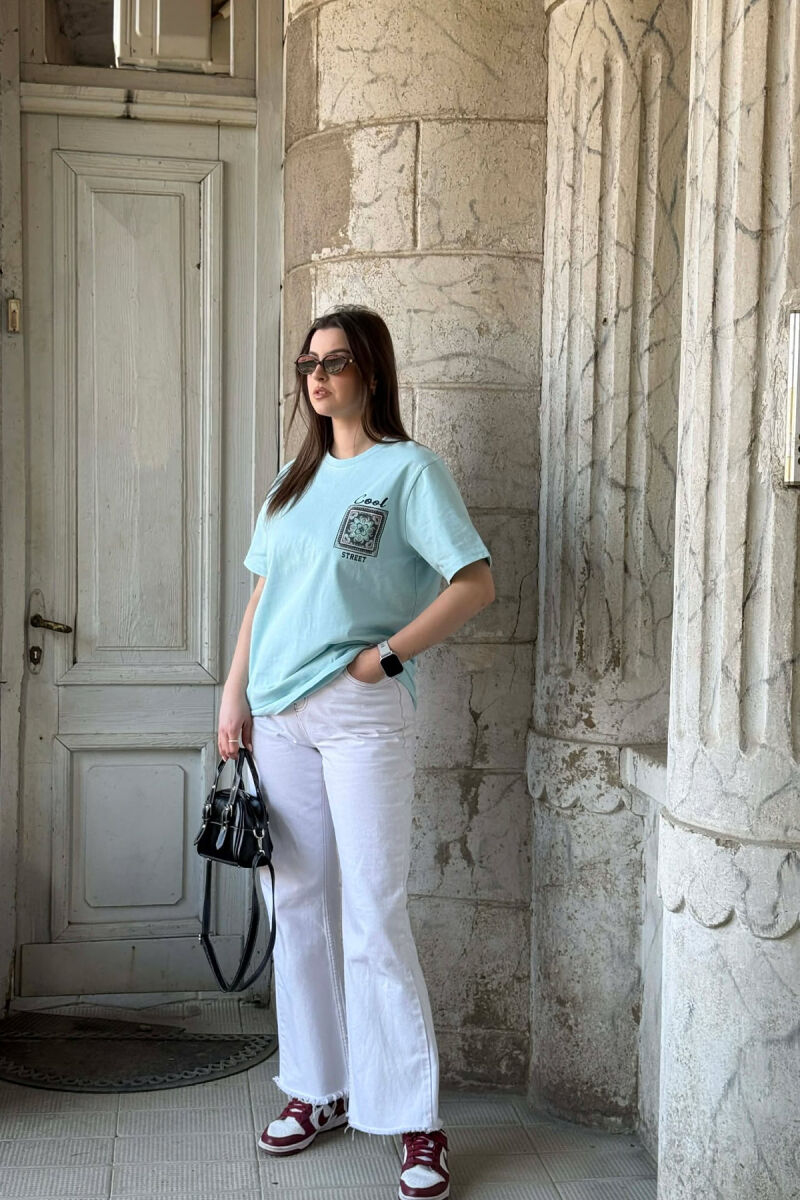 T-SHIRT I THJESHTE ME SHKRIME PER FEMRA NE NGJYREN BABY BLUE + 6 PALE ÇORAPE DHURATE - 3