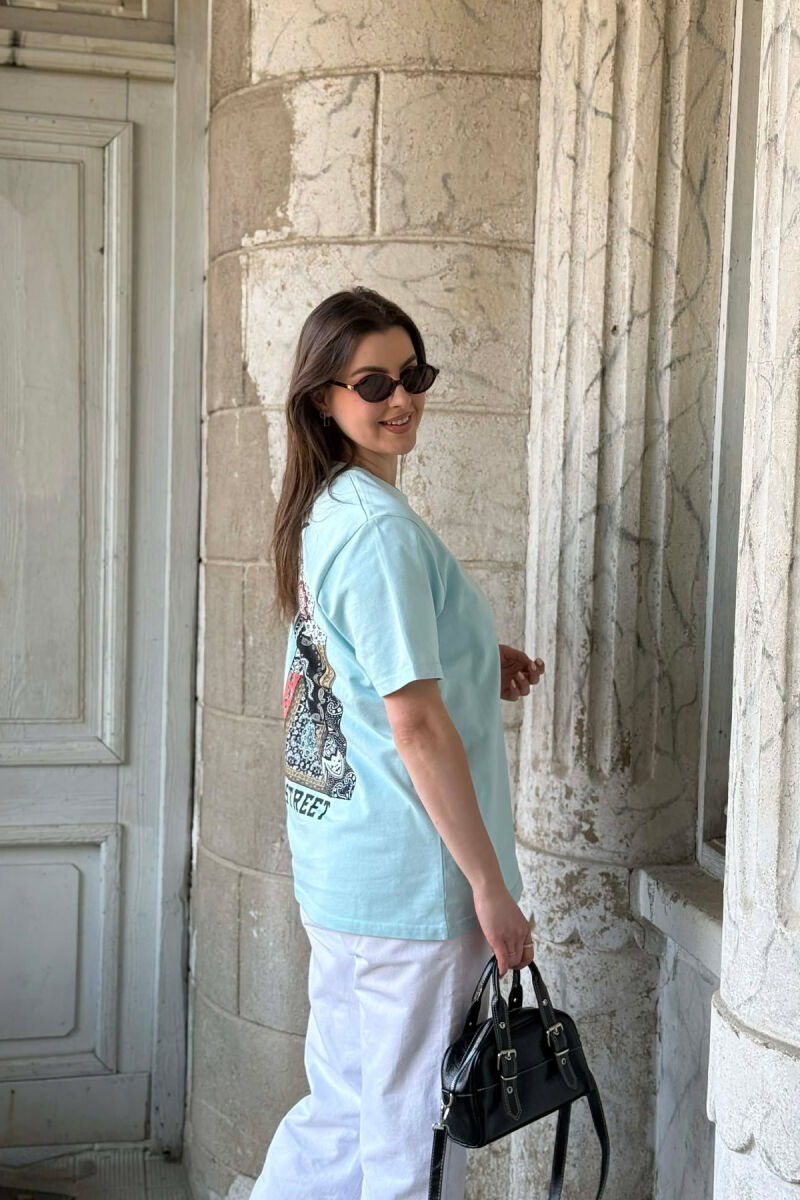 T-SHIRT I THJESHTE ME SHKRIME PER FEMRA NE NGJYREN BABY BLUE + 6 PALE ÇORAPE DHURATE - 5