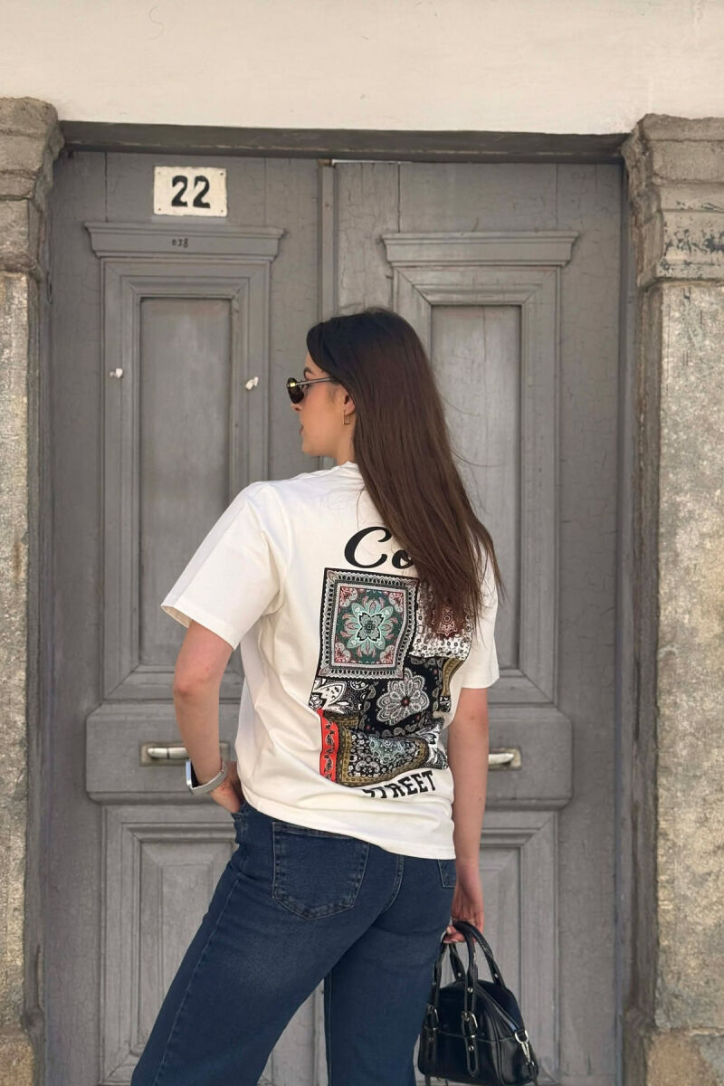 T-SHIRT I THJESHTE ME SHKRIME PER FEMRA NE NGJYREN E BARDHE + 6 PALE ÇORAPE DHURATE - 5