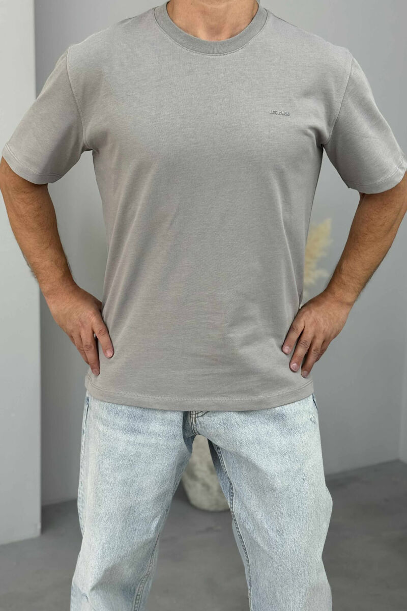 T-SHIRT I THJESHTË ME SHKRIME PËR MESHKUJ NË NGJYRËN GRI - 2