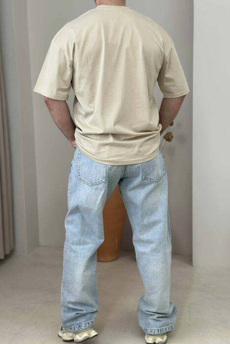 T-SHIRT I THJESHTË ME SHKRIME PËR MESHKUJ NË NGJYRËN BEZHË - 2