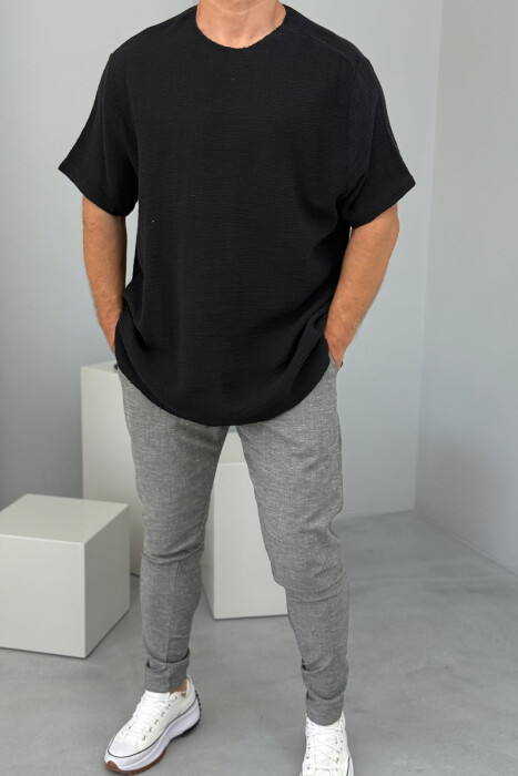 T-SHIRT NJË NGJYRËSH I THJESHTË PËR MESHKUJ NË NGJYRËN E ZEZË - 2
