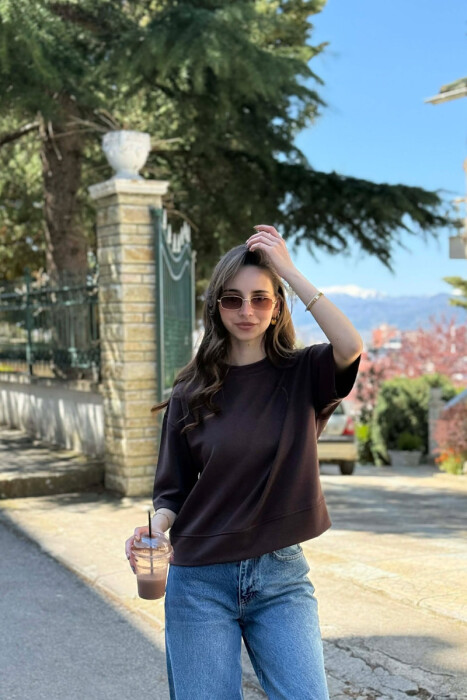 T-SHIRT I THJESHTE NJE NGJYRESH PER FEMRA NE NGJYRE KAFE - 1