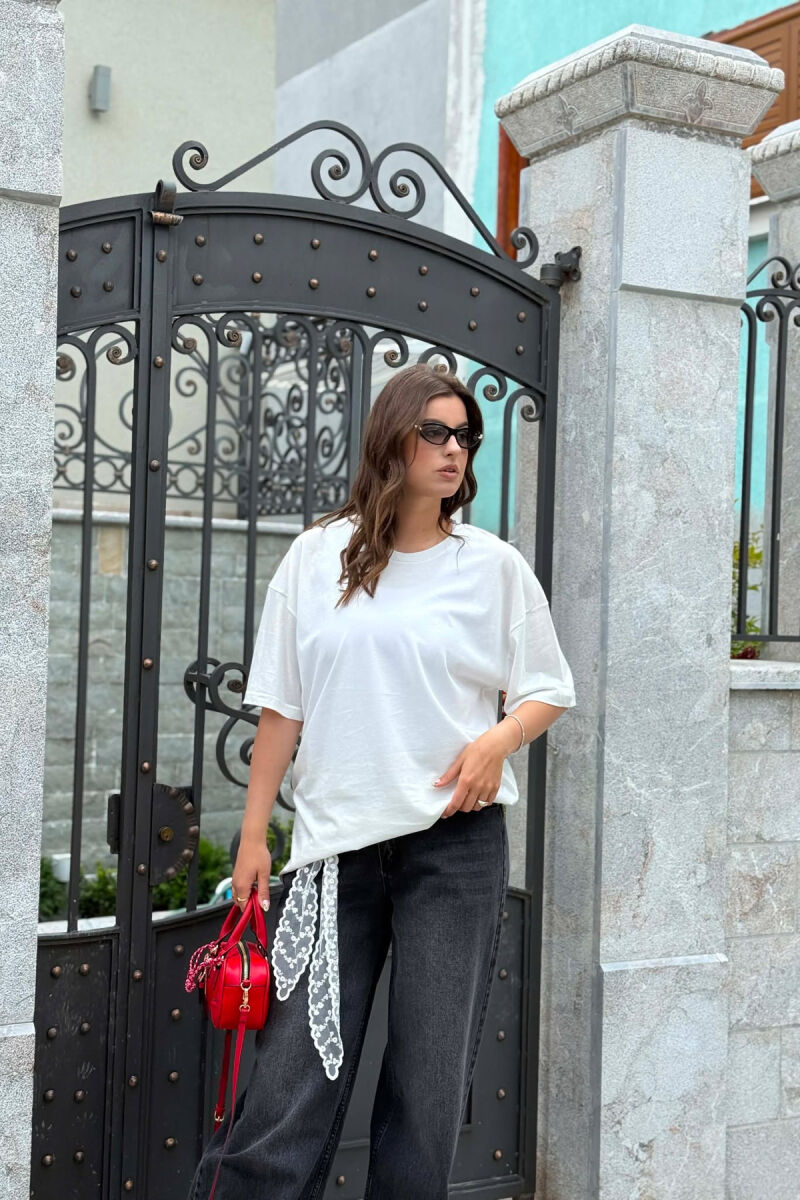 T-SHIRT I THJESHTE PER FEMRA NE NGJYRE TE BARDHE + 6 PALE ÇORAPE DHURATE - 1