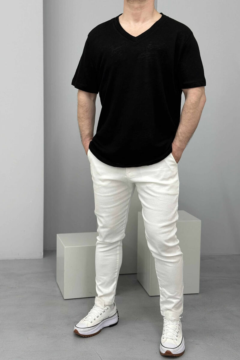 T-SHIRT NJË NGJYRËSH I THJESHTË PËR MESHKUJ NË NGJYRËN E ZEZË - 1