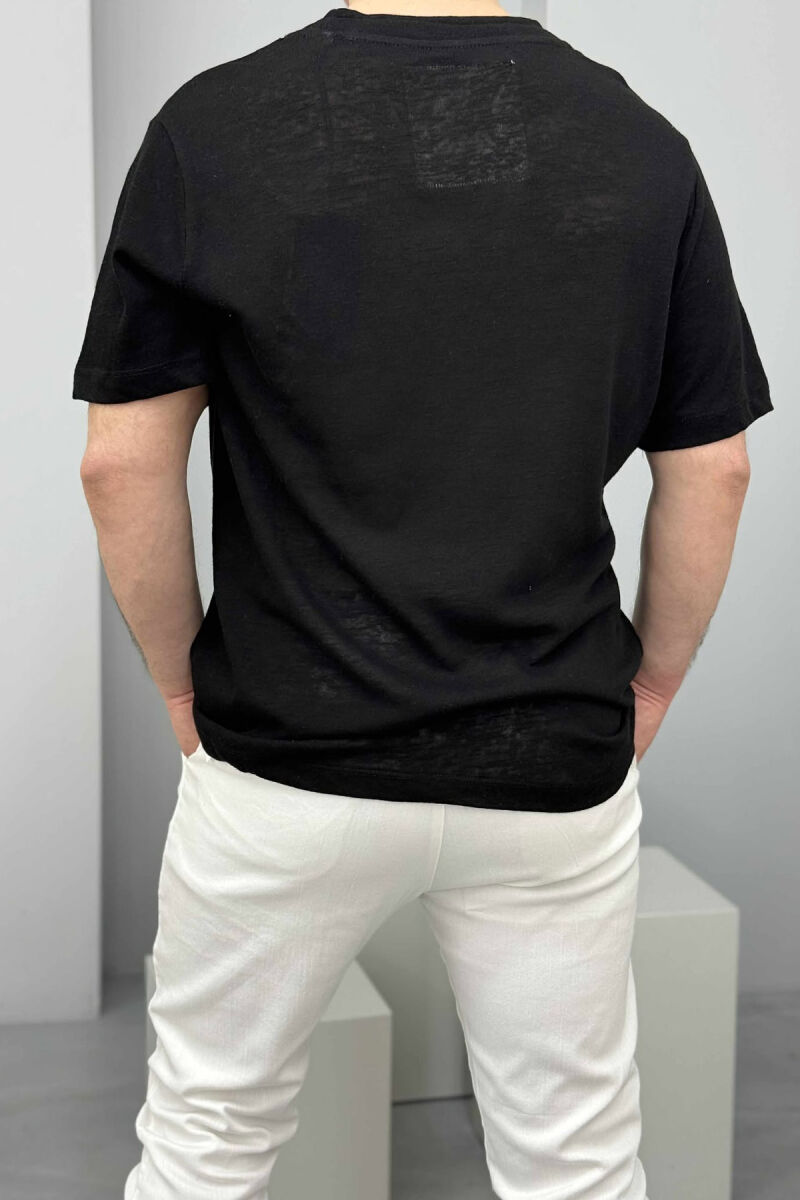 T-SHIRT NJË NGJYRËSH I THJESHTË PËR MESHKUJ NË NGJYRËN E ZEZË - 2