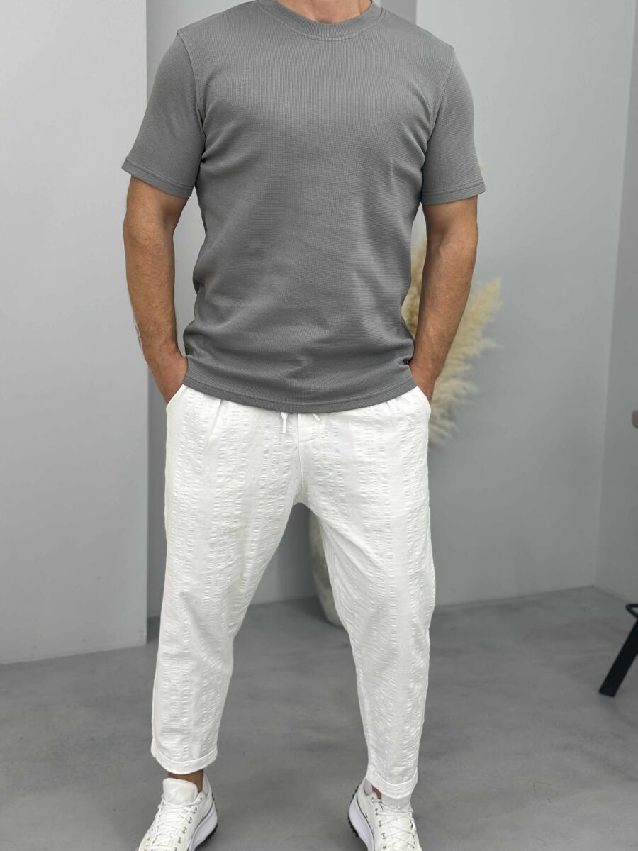 T-SHIRT NJË NGJYRËSH I THJESHTË PËR MESHKUJ NË NGJYRËN GRI E ERRËT - 1