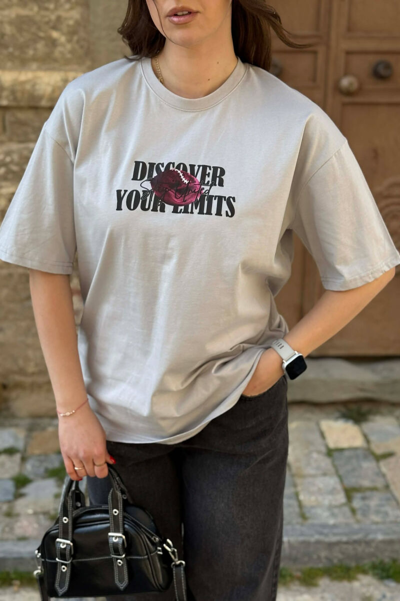 T-SHIRT I THJESHTE PER FEMRA NE NGJYRE GRI TE ZBARDHUR + 6 PALE ÇORAPE DHURATE - 5