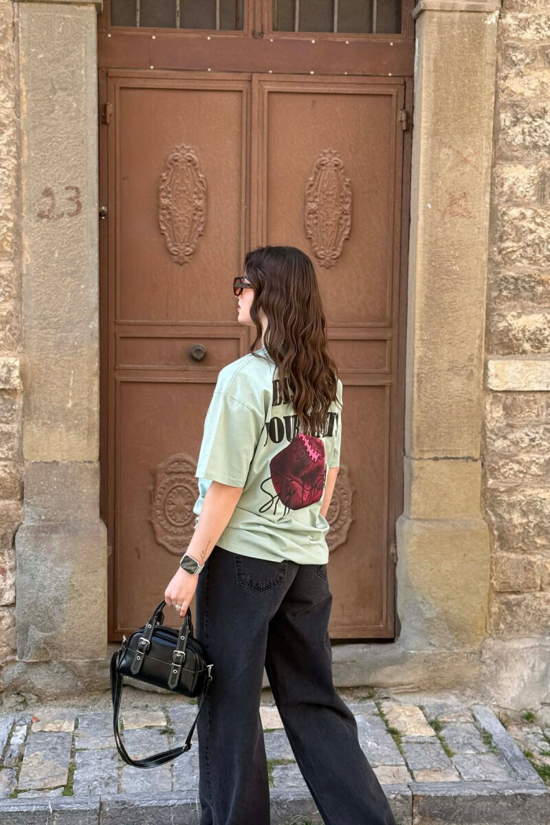 T-SHIRT I THJESHTE PER FEMRA NE NGJYRE MENTE + 6 PALE ÇORAPE DHURATE - 4