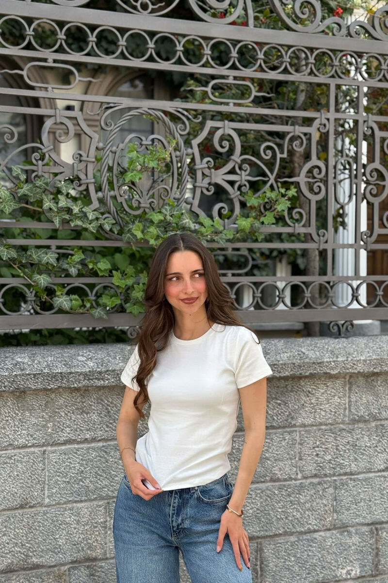 T-SHIRT I THJESHTE PER FEMRA NE NGJYRE TE BARDHE - 1